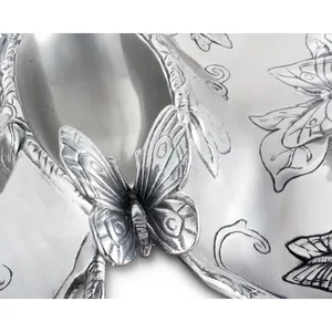 Plateau décoratif en argent de forme irrégulière, motif floral et papillon gravé, style contemporain, emballage individuel - Product Image 5
