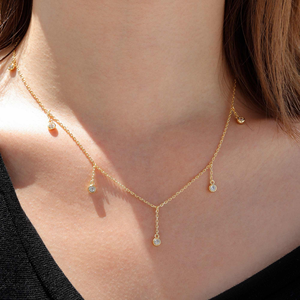 Collier délicat minimaliste à maillons goutte d'eau, effet superposé, avec diamant de laboratoire 0,35 carats (couleur E, pureté VVS1) en or massif 14 carats - Product Image 1