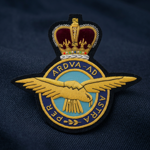 Écusson brodé personnalisé RAF avec motif Aigle Couronné, à coudre en dentelle, badge en tissu avec épingle de sûreté pour vêtement, style circulaire - Product Image 5