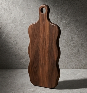 Planche à découper robuste en bois de manguier teinté noyer, plateau à fromage festonné avec poignée ronde - Product Image 4