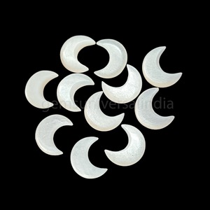 Piedra Lunar Blanca Natural Brillante en Forma de Luna Creciente Tallada a Mano de 16mm, Gema Lisa, Precio al por Mayor para Fabricación de Joyas - Product Image 3