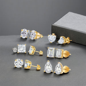 Pendientes de tuerca con cierre de rosca de oro macizo de 10K, con moissanita VVS brillante, geométricos, modernos y personalizados, de la marca SHRAMAN DIAMOND, al por mayor. - Product Image 4