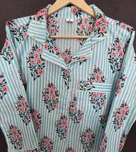 ชุดนอนผ้าฝ้ายลายดอกไม้สีเขียวมิ้นท์สุดหรูสำหรับผู้หญิง พร้อมเสื้อเชิ้ตติดกระดุมและกางเกงขายาวทรงหลวม - Product Image 2