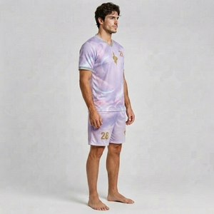 Vêtements de sport haute performance fabriqués avec un tissu polyester flexible, technologie de séchage rapide et construction confortable - Product Image 5