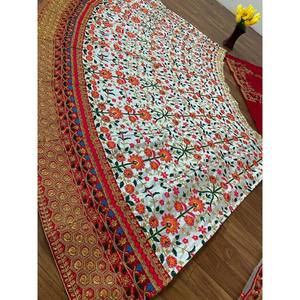 Lehenga Choli en soie blanche Maruti Fashion pour femmes, taille unique, pour mariage et soirée, avec bordure fantaisie. - Product Image 5