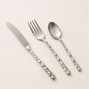 Juego de Cubiertos de Acero Inoxidable de Lujo con Mango Martillado, Acabado Pulido Espejo, para Bodas, Restaurantes y Cenas Elegantes - Product Image 5
