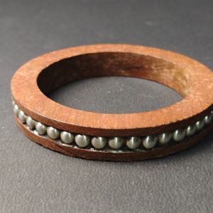 Brazalete de Madera Natural de Lujo con Borde de Perlas Incrustadas - Brazalete de Madera con Materiales Mixtos Únicos - Estilo Boho-Chic Femenino - Product Image 5