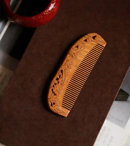 Peine de madera de neem moderno hecho a medida, cepillo de pelo elegante al por mayor, peine de madera de haya, peine de madera para barba, artesanías naturales - Product Image 4