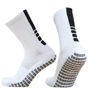 Chaussettes de sport de compression pour hommes, longueur mi-mollet, en tricot de spandex respirant, avec logo sur le bord, rayées, pour l'été - Product Image 2