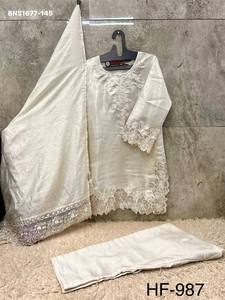 Costume prêt-à-porter pour femme en soie de verre romaine de qualité supérieure avec broderie florale - Salwar uni - Dupatta de couleur assortie - Mode féminine - Product Image 3