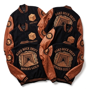 Chaqueta Varsity al por mayor, cuerpo de lana verde oliva, mangas de cuero color canela, modelo Sylvan Roots Oak Grove Terra Alba Acorn Letterman - Product Image 4