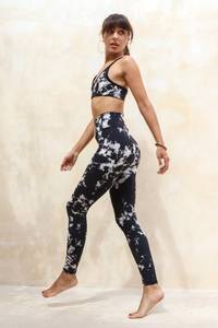 Leggings taille haute pour femmes, conçus pour le confort, la flexibilité et un style au quotidien - Product Image 1