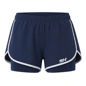 Shorts de sport double couche pour femmes avec doublure extensible intégrée, poche arrière zippée, construction respirante, shorts 2 en 1 - Product Image 1