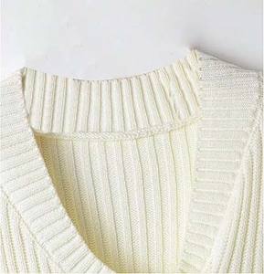 Suéter de Mujer de Lujo, Mezcla de Cachemira, Corte Holgado, Tejido Suave, Jersey Cálido y Elegante para la Colección de Invierno - Product Image 3