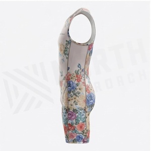 Ensemble de yoga 2 pièces imprimé papillon bleu avec finition dorée, body à col en V profond et jupe portefeuille longueur genou - Product Image 3