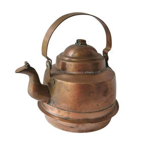 Hervidor de cobre tradicional con superficie pulida lisa y mango funcional adecuado tanto para la decoración de ebullición como rústica - Product Image 2