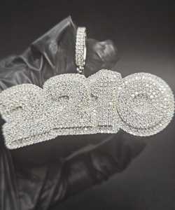 Pendentif Iced Out personnalisé avec nom, diamant Moissanite VVS taille ronde, en argent sterling 925, design de bijoux de luxe Hip Hop pour hommes - Product Image 1