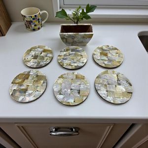 Sous-verres en bois de noyer avec incrustations de nacre et d'os, faits à la main, de luxe, écologiques et personnalisables - Product Image 6