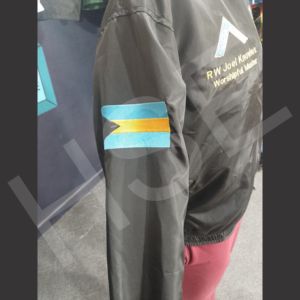 เสื้อแจ็คเก็ตวินด์เบรกเกอร์ปักลายสัญลักษณ์เมสันแบบกำหนดเอง – เสื้อแจ็คเก็ตสีดำน้ำหนักเบาแบบซิปเต็มตัวพร้อมดีไซน์โลโก้แบบกำหนดเอง - Product Image 6
