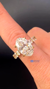 Bague de fiançailles en or massif 10 carats, bague de mariage ovale avec halo, bijou vintage, bague pour femme avec halo de diamants - Product Image 4