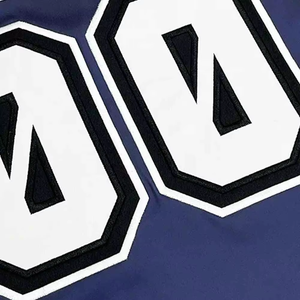 Camiseta de algodón 100% de calidad premium para hombre, estilo streetwear con hombros caídos, corte holgado y malla tipo jersey de fútbol americano. - Product Image 5