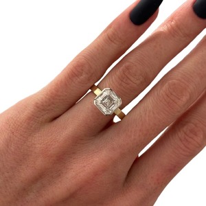 Anillo de compromiso premium con diamante de laboratorio de 3 quilates con corte Asscher y banda de cigarro de 3 mm - Product Image 1