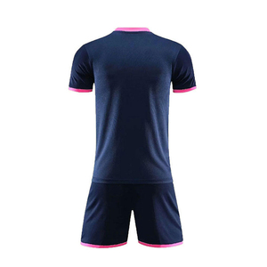 ชุดเสื้อฟุตบอลชาย สีกรมท่า-ชมพู ลายทาง พิมพ์ลายแบบซับลิเมชั่น ระบายเหงื่อได้ดี แขนสั้น ทรงสปอร์ต เหมาะกับทุกฤดูกาล - Product Image 2