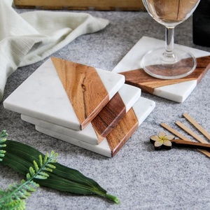 Ensemble de sous-verres carrés chics en marbre et bois, résistants à la chaleur, faits à la main, pour la salle à manger, le café et la décoration de la maison - Product Image 1