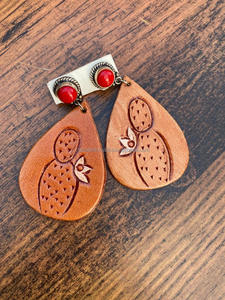 Nueva llegada estilo occidental tallado a mano pendientes de cuero mujeres lindo pendiente de lágrima de moda joyería de moda de cuero - Product Image 3