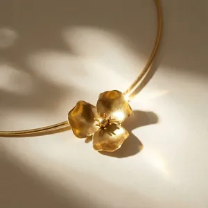 Collier pendentif fleur mignon pour femme plaqué or 18 carats, alliage de cuivre, hypoallergénique, bijoux en gros - Product Image 5