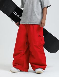 Pantalon de ski cargo rouge unisexe avec isolation synthétique imperméable et fermeture à boutons pour adultes - Product Image 2