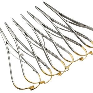 ที่จับเข็มเย็บผ้า Castroviejo Micro Precise ขนาด 5.51 นิ้ว ปลายโค้ง ทำจากสแตนเลสสตีล ชุดเครื่องมือแบบใช้มือ - Product Image 1