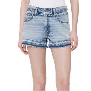 Shorts de Mezclilla Índigo Oscuro Vintage, Cintura Alta, Dobladillo sin Rematar, Corte Ajustado para Mujer, Moda de Verano - Product Image 5