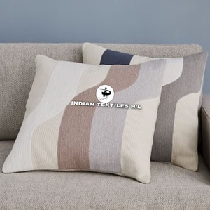 Housse de coussin en laine de luxe, broderie cachemire faite main, point de chaînette, motif géométrique vintage, coussins décoratifs tendance - Product Image 2
