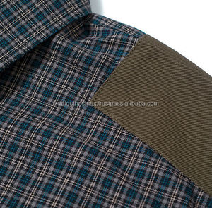 เสื้อเชิ้ตผู้ชายผ้าถักเนื้อนุ่มระบายอากาศได้ดี น้ำหนัก 160 กรัม ผลิตจากโพลีเอสเตอร์/คอตตอน ซาติน สีพื้น สไตล์ลำลอง ป้องกันการยับ กระดุมเดี่ยว ปกคอพับได้ - Product Image 3