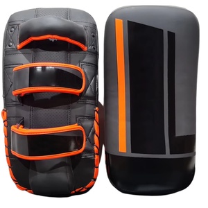 Vente en gros de protège-mains de boxe incurvés en cuir de vachette de qualité supérieure, personnalisés pour le Muay Thai et le Kickboxing - Product Image 1