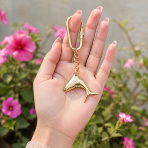 พวงกุญแจโลหะรูปโลมา SHUBHAM สไตล์วินเทจ ของตกแต่งโต๊ะ ของขวัญ - Product Image 3