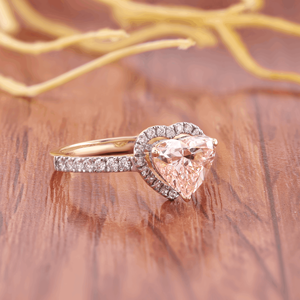 Anillo de Oro de 14K con Diamante Cultivado en Laboratorio con Corte Corazón y Halo |   Anillo de Compromiso de Lujo para Mujer |   Anillo de Boda con Diamantes Pavé - Product Image 3