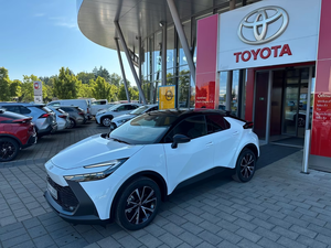 Toyota C HR 2.0 Plug In Hybrid FWD Teamplayer Technik Right Hand Drive Fuel Efficient Hybrid SUV Export Quality Used Car - Product Image 6