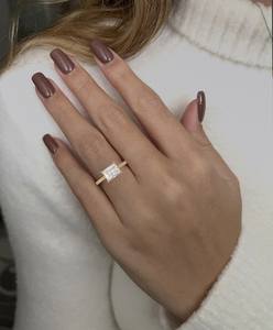 Anillo de Compromiso Elegante para Mujer, con Diamante Cultivado en Laboratorio de Corte Radiante de 2.02CT, Engaste de Puntas, Oro Sólido de 14K, Regalo de Boda para Novia - Product Image 4