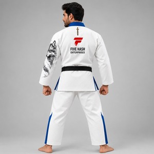 Uniforme de karaté léger avec tissu résistant, coupe professionnelle, mouvements fluides et soutien confortable pour l'entraînement. Uniformes de karaté. - Product Image 2