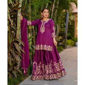 Hermoso Conjunto de Salwar Kameez de Seda, Top, Pantalón y Dupatta para Fiestas - Product Image 4