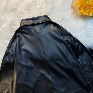 Chemise en cuir PU noir pour homme, style décontracté américain, col à revers, simple boutonnage, manches longues, tenue minimaliste pour l'automne - Product Image 3