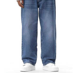 Jeans en denim décontractés classiques pour hommes avec logo personnalisé, coupe ample et décontractée - Product Image 1