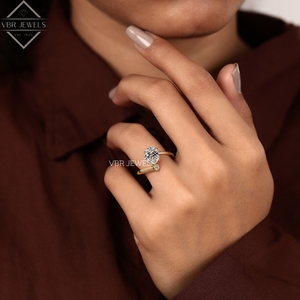 Bague ovale en diamant avec accent en or jaune, pierre solitaire, bijou de fiançailles, cadeau pour femme, design de luxe - Product Image 6