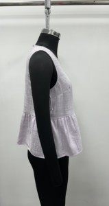 Haut peplum sans manches en tissu uni lavande avec détail de nouage au dos, ourlet évasé, taille naturelle, pour l'été et le quotidien - Product Image 4