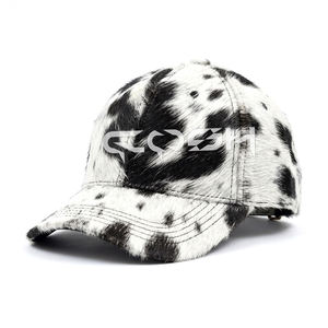 Gorra de Béisbol de Cuero con Pelo de Vaca, Estampado de Vaca Occidental, Ajustable - Product Image 3