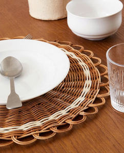 Exquisito Plato de Ratán con Borde Enlazado, Mantel Individual Natural Trenzado a Mano para Comidas Elegantes - Product Image 3