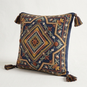 Aporte un estilo moderno a la decoración de tu hogar con estas almohadas que cuentan con un relleno cómodo, fundas suaves y una apariencia elegante. - Product Image 5