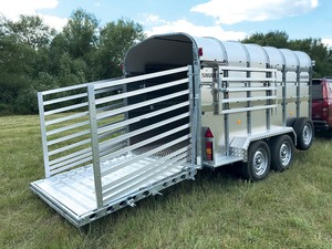 Remorque de transport de bétail de qualité industrielle pour usage agricole, cadre en acier robuste conçu pour le bétail et les moutons - Product Image 2